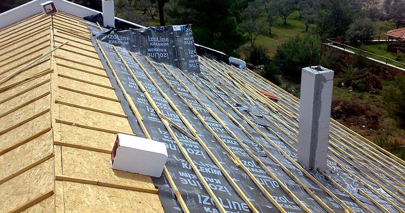 Naldöken EPDM Kauçuk Çatı – OSB üzerine serilmiş nefes alan su yalıtım örtüsü ve çıtalama